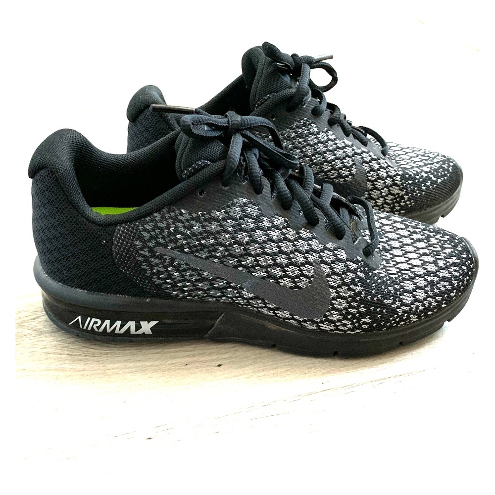Women’s Nike Airmax shoes